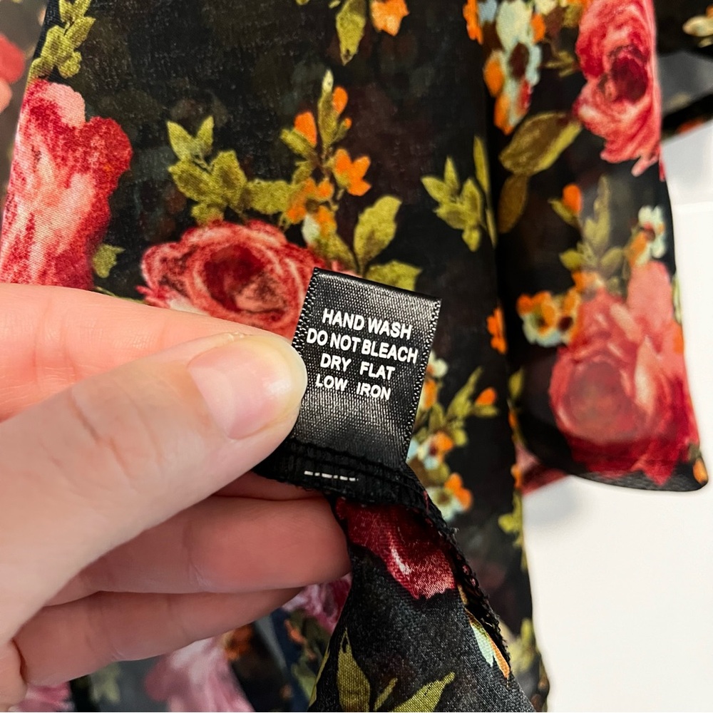 Iris | Rose Patterned Robe Cover Up - Picture 14 of 14